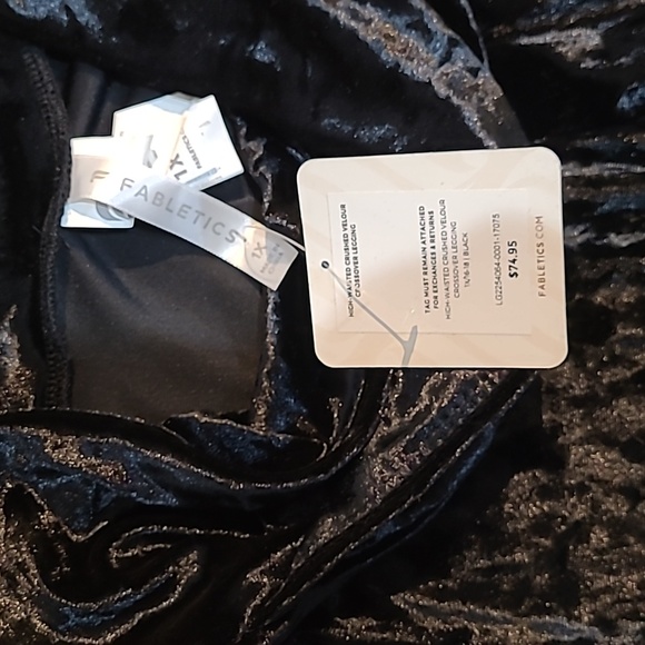Fabletics women's 1X black high waisted crushed velvet crossover leggings - Picture 3 of 6